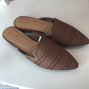 Universal Thread shoes